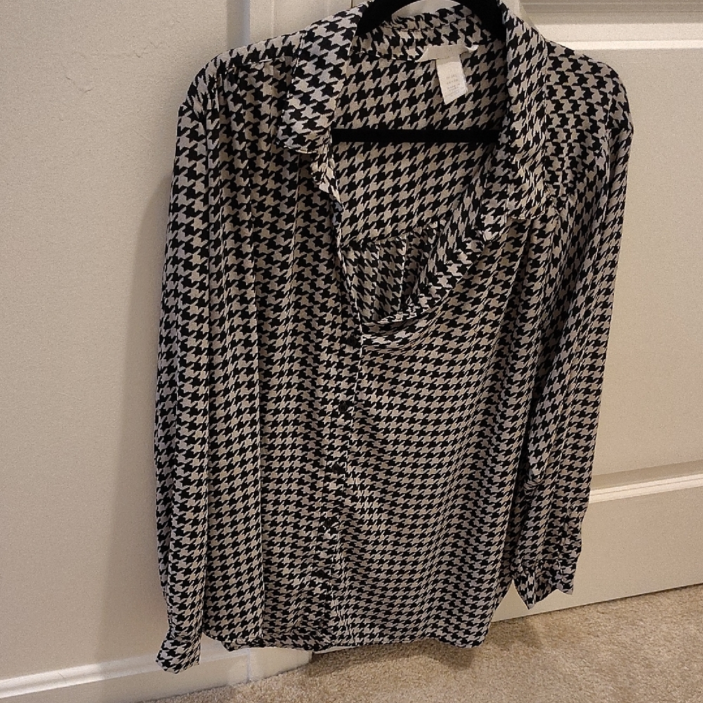 H&M Black and White Blouse Classic Checkered Pattern